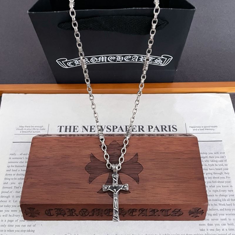 Ch**me He**ts necklaces